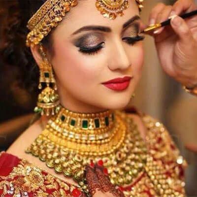 Jewellery and lehenga on rent